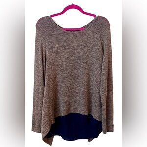 Design Lab Lord & Taylor Gray Tunic with Navy Underlay